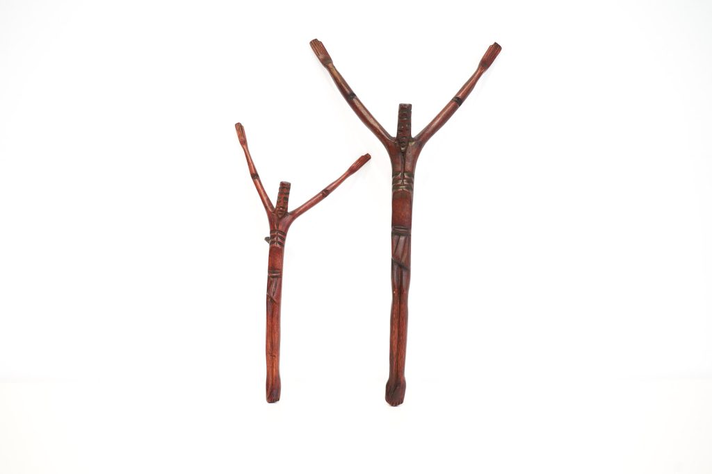 Crucifijo tallado en madera Kenia